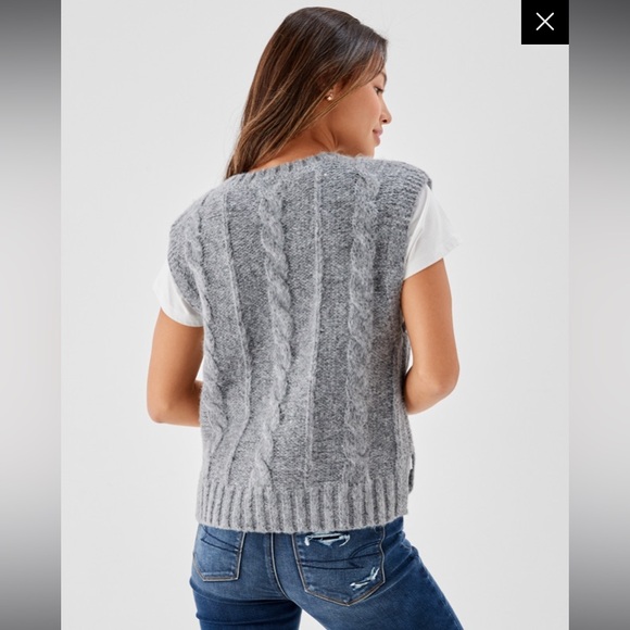 American Eagle Outfitters Cable Knit Sweater Vest Women’s M Heather Grey… - Picture 3 of 16